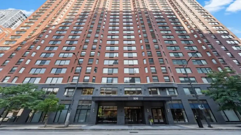 320 west illinois street chicago il 60654