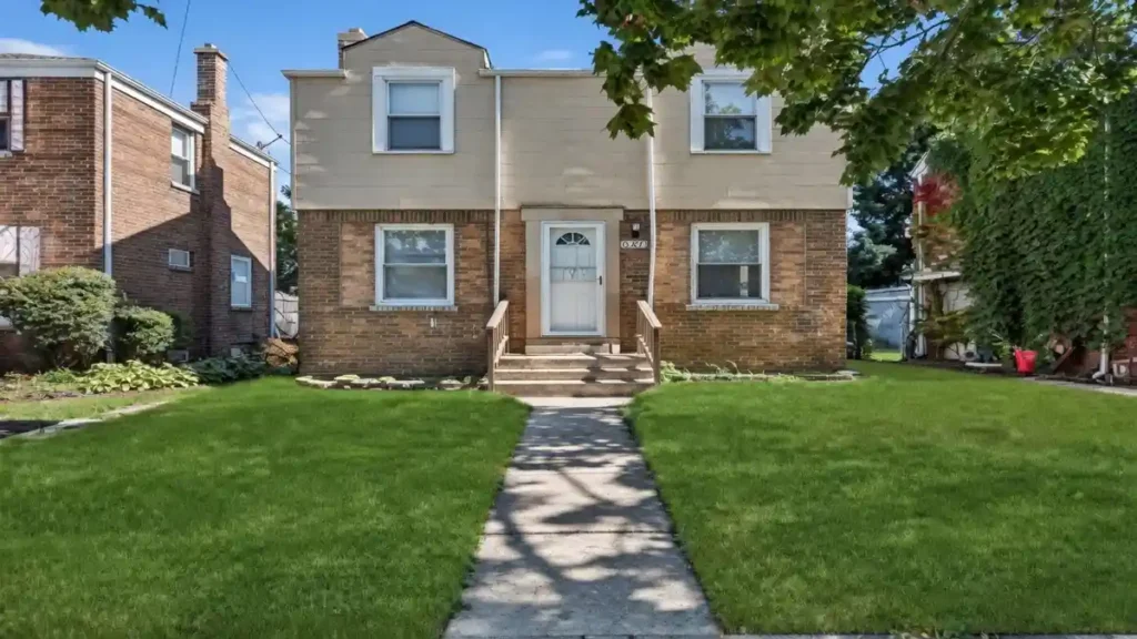 2319 east 100th street chicago
