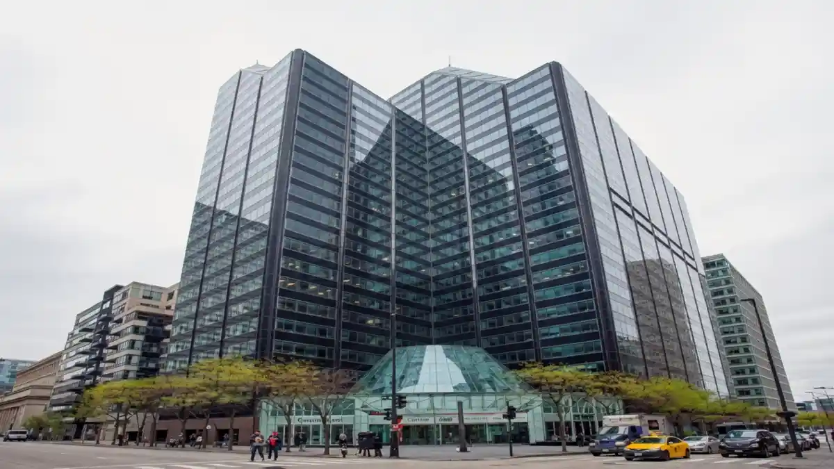 525 w monroe st chicago il 60661